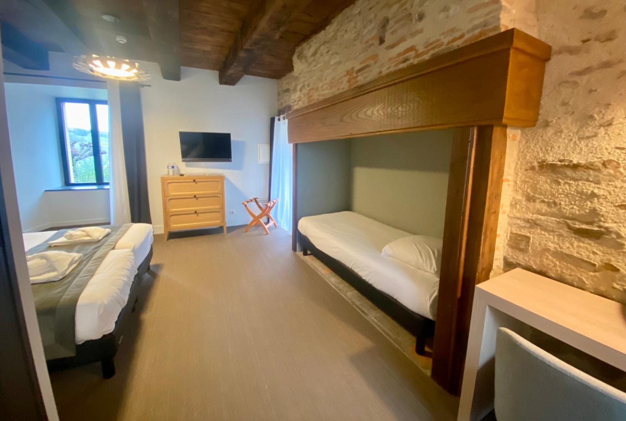Hôtel Saint-Roch, The Originals Relais Extérieur photo